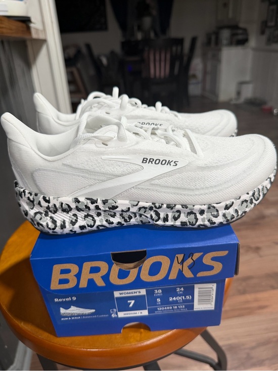 Brooks Shoes - Brooks Women's White Running Shoes with Black Leopard-Pattern Midsole